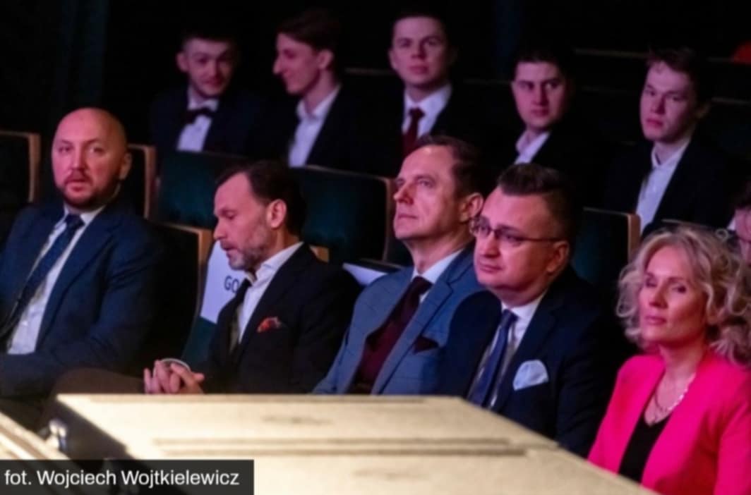 21ace382 c163 43b6 b621 54b78d940bfc