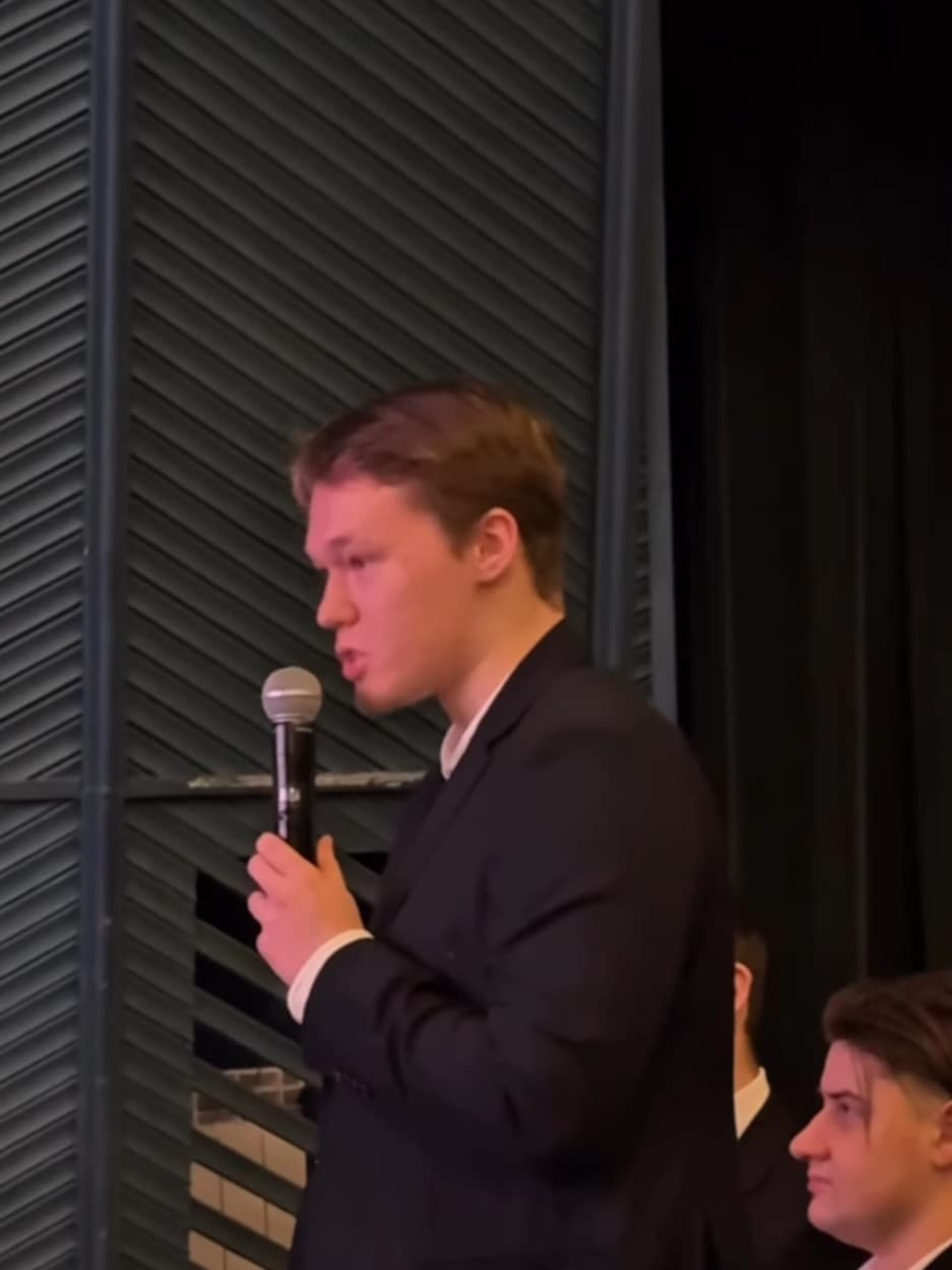 3a127a35 a292 4023 a677 f6e00478887a